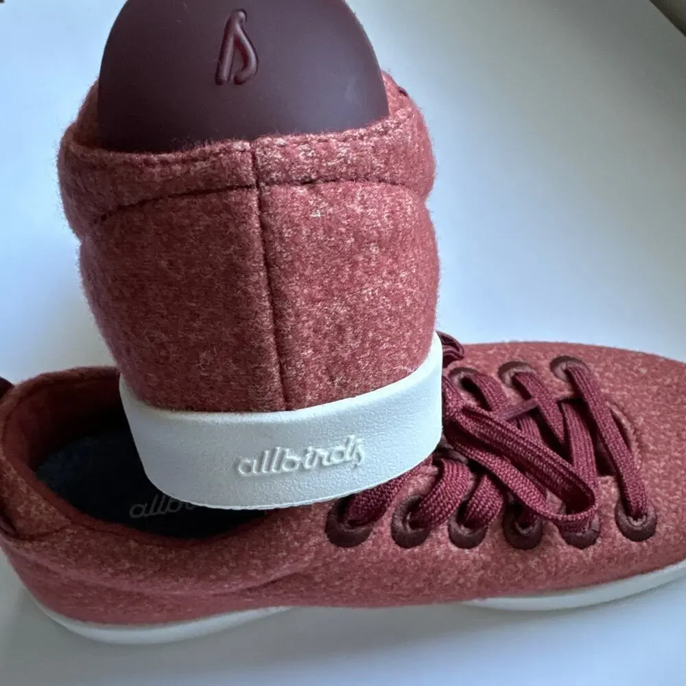 NWOB Women’s Allbirds Wool Pipers Sz 7 in Hazy Burgundy/ Blizzard